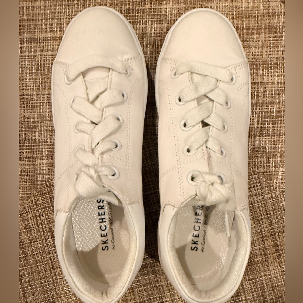 Skechers Women's Air Cooled Memory Foam Sneakers Size 9 New NO TAGS  FREE SHIP
